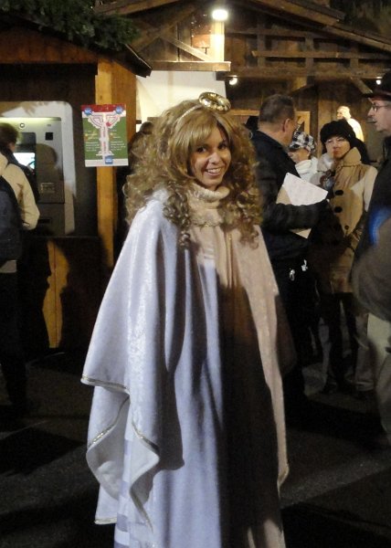 DSC01138 01.JPG -    - Hozzám jöttél Angyalka ? -  rám mosolygott és elrepült.